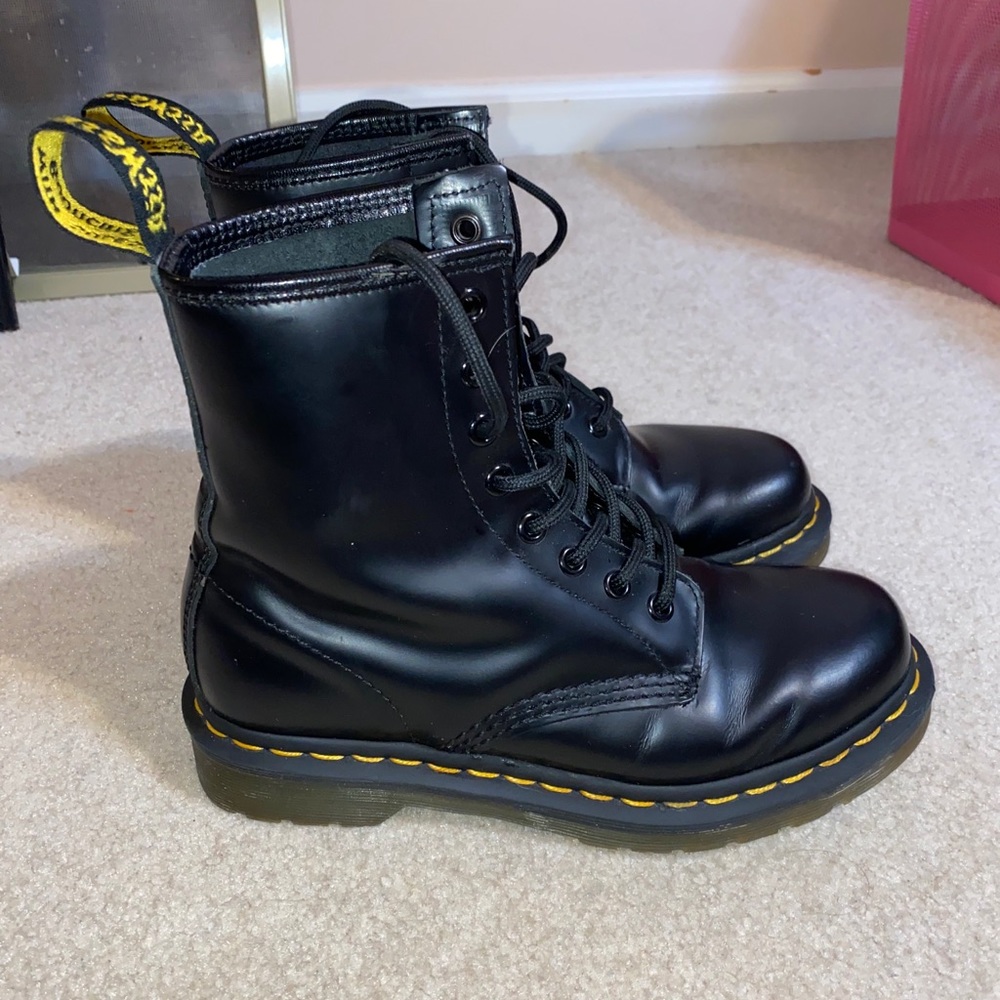 DOC MARTEN BLACK BOOTS